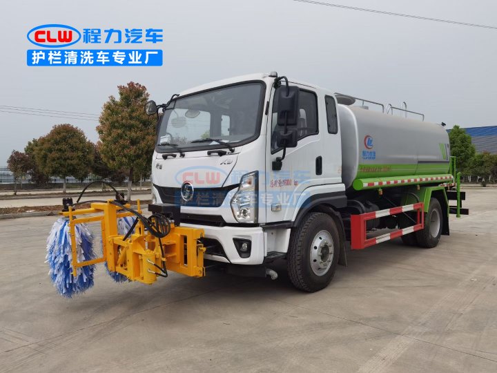 陜汽軒德護(hù)欄清洗車(chē)